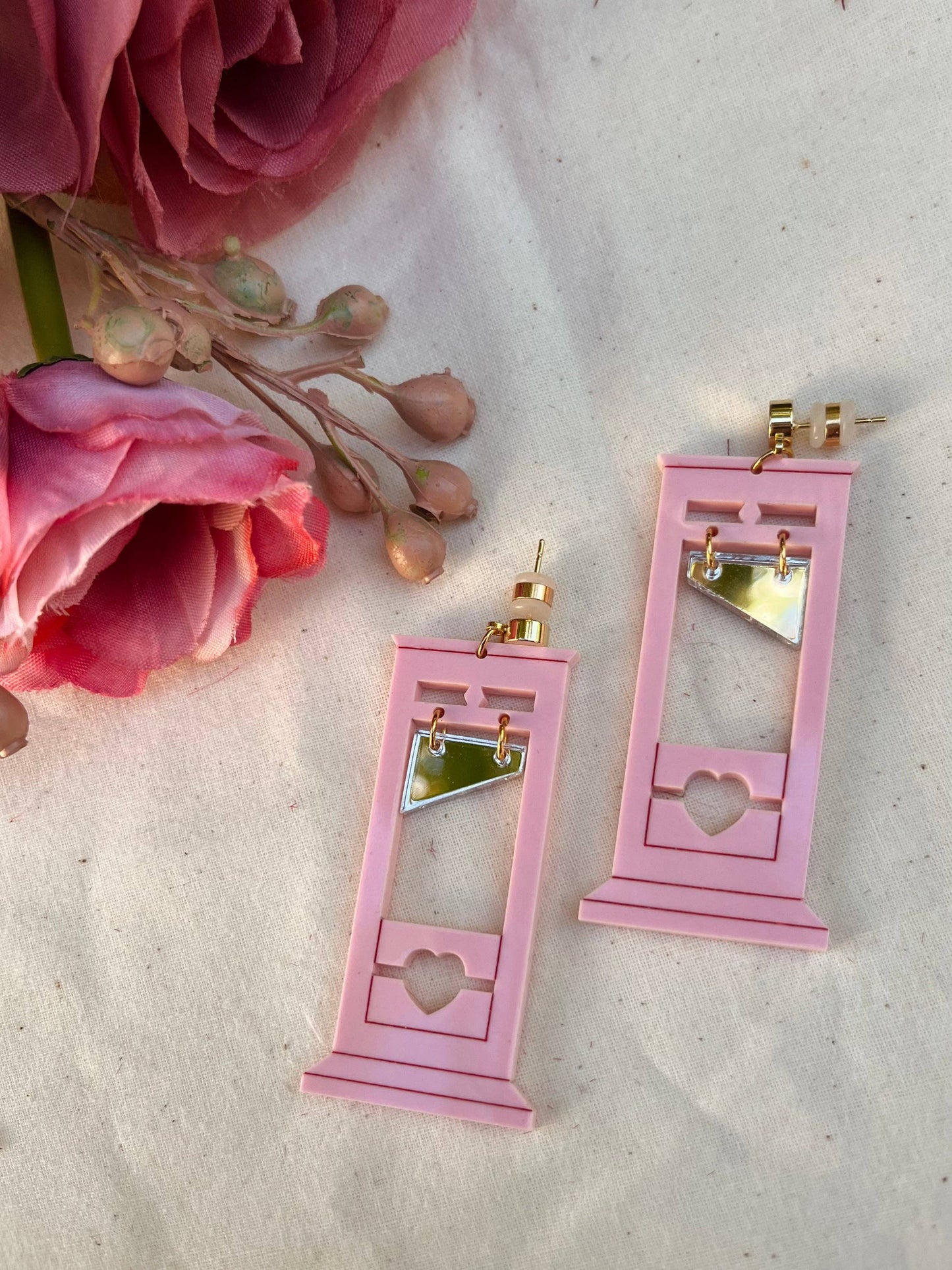 Sweetheart Guillotine Earrings