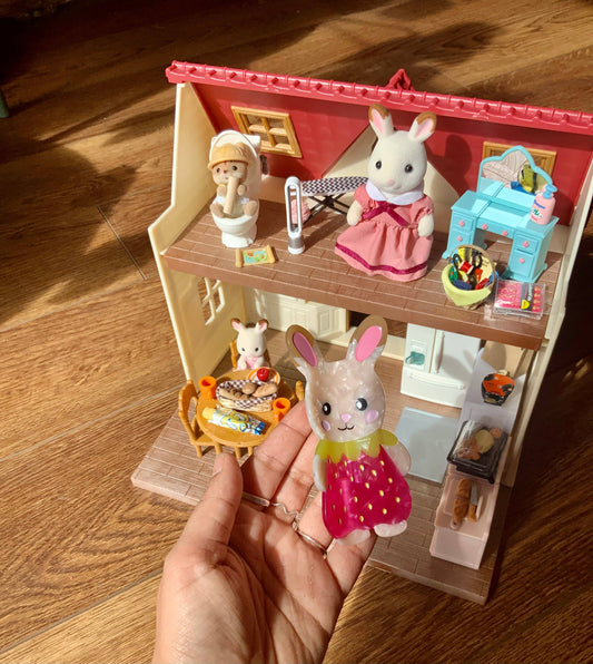 Strawbunny Hair Claw