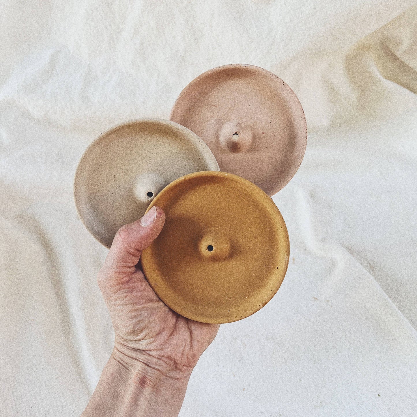 Simple incense holder