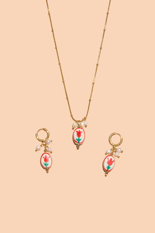 Sweet Tulip Necklace - 18K Gold Plated