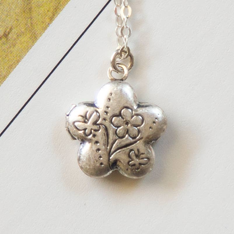 Vintage Silver Flower Locket Necklace
