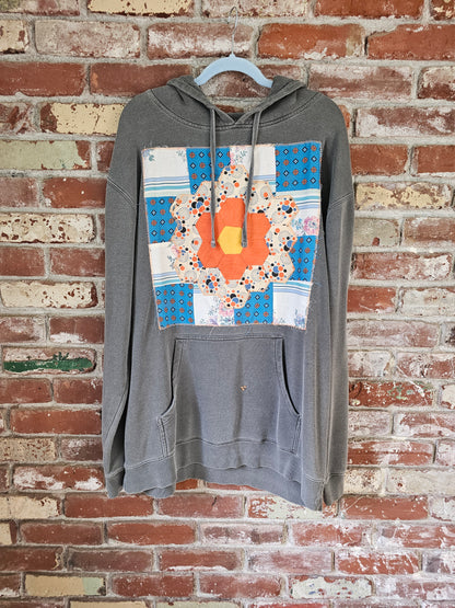 The "Icee" Sweatshirt - Gray Double Quilt Patch 16-block & Dresden Plate