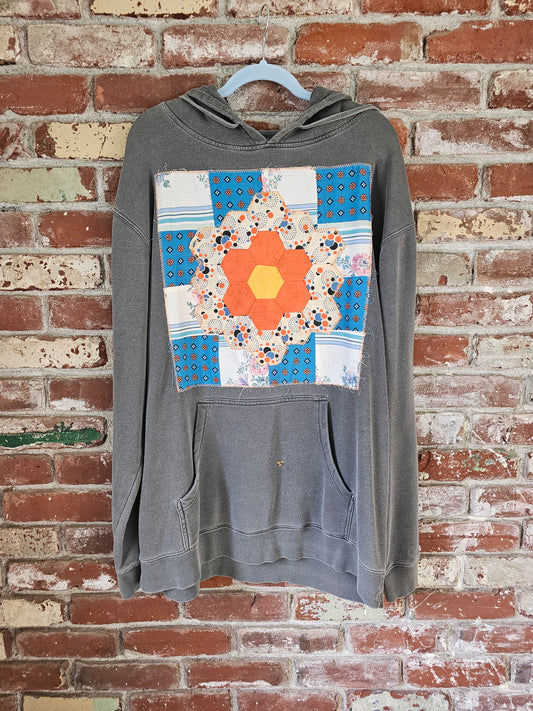 The "Icee" Sweatshirt - Gray Double Quilt Patch 16-block & Dresden Plate