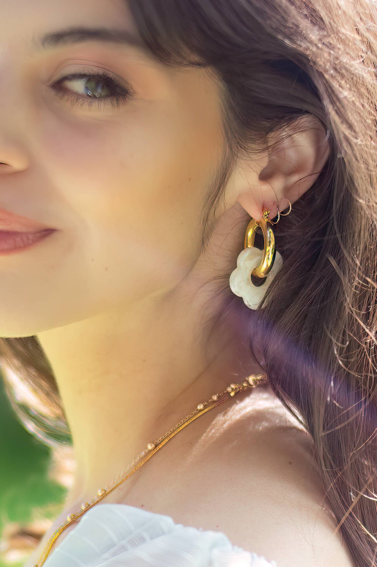 Dazy Nights in Cloud - 18K Gold Plated Hoop