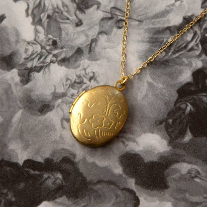 Vintage Medium Oval Locket Necklace (Floral)