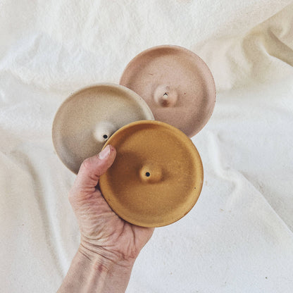 Simple incense holder