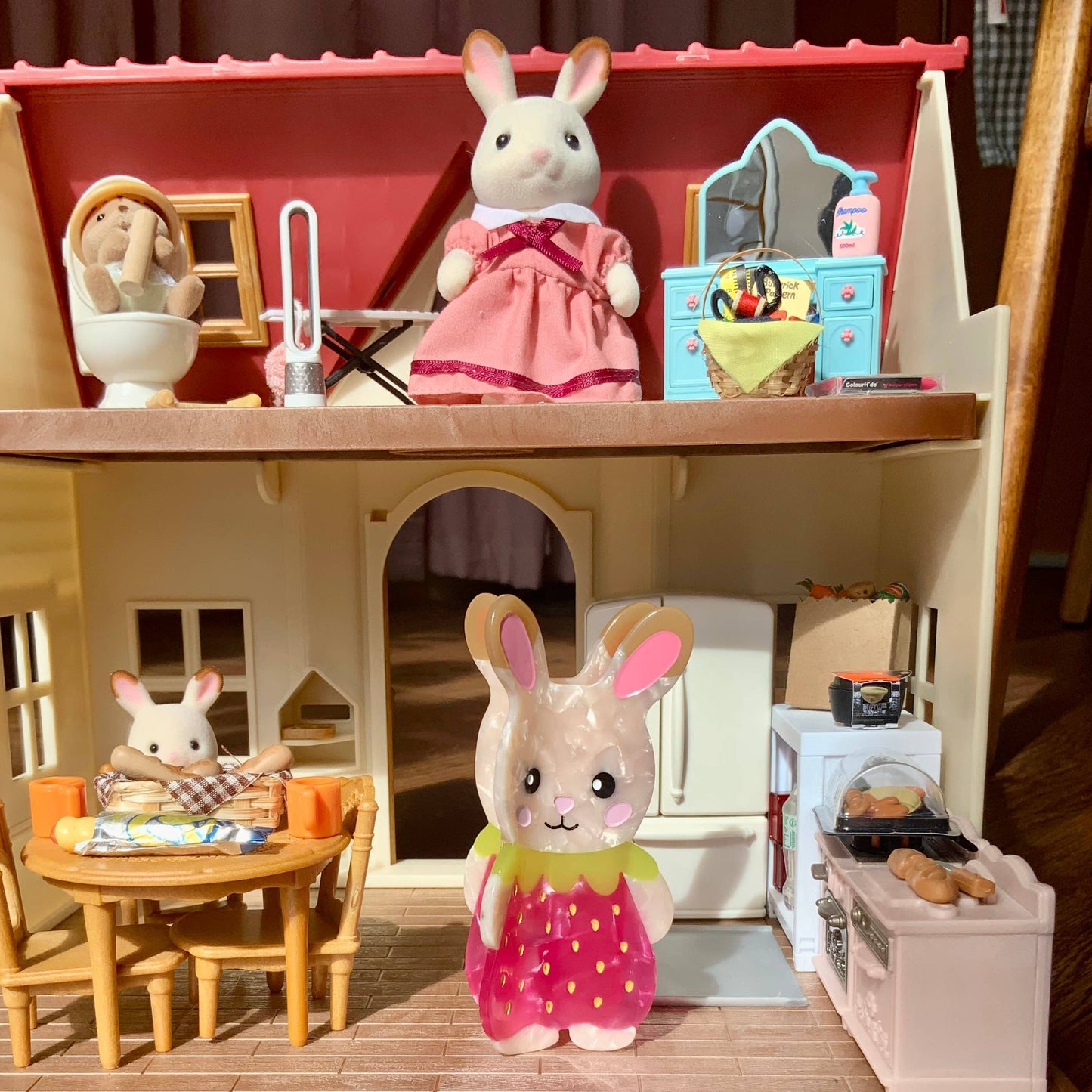 Strawbunny Hair Claw