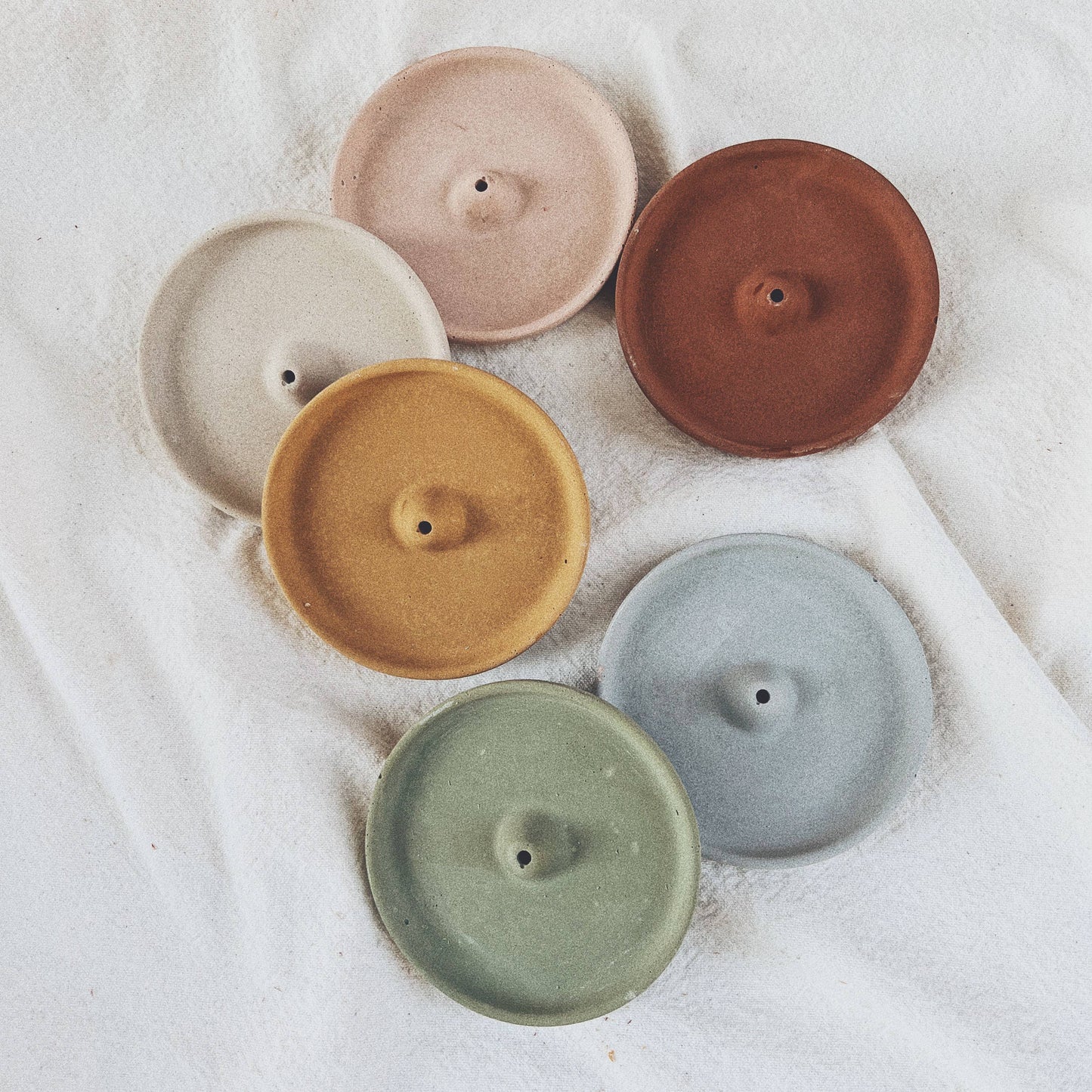 Simple incense holder